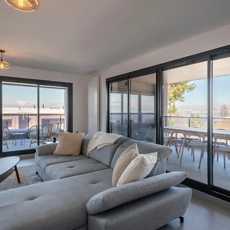 Splendid T4 With And Mountain View Apartment